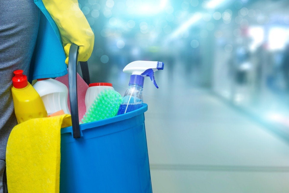 شركة تنظيف بالرياض بخصم 25 %|0550606388|0559096181 |  شركة الامير Cleaning-lady-with-a-bucket-and-cleaning-products-picture-id870219332